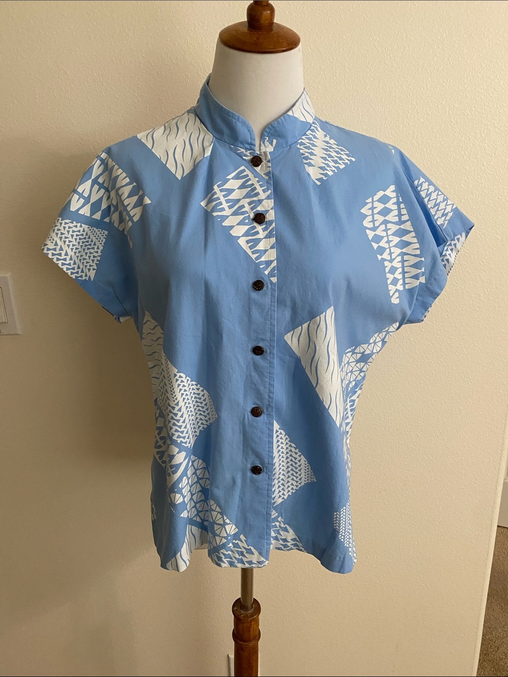Sig Zane Light Blue Printed Short-Sleeve Button-Up Shirt Size M 100% cotton